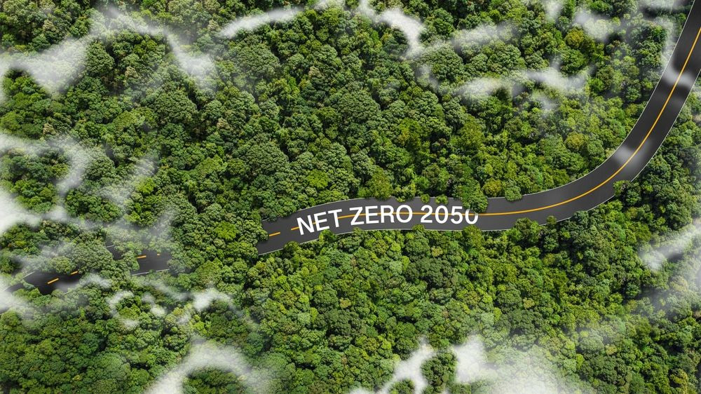 Concept de Zéro Net 2050, Carbone Neutre et Zéro Net dans un environnement naturel à long terme, stratégie climatique neutre en gaz à effet de serre avec pour objectif des émissions nulles. Concept de Zéro Net 2050, Carbone Neutre et Zéro Net dans un environnement naturel à long terme, stratégie climatique neutre en gaz à effet de serre avec pour objectif des émissions nulles.